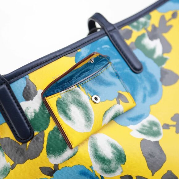 Marc by Marc Jacobs Reversible Jerrie Desert Rose Canvas Tote Yellow - Picture 10 of 12